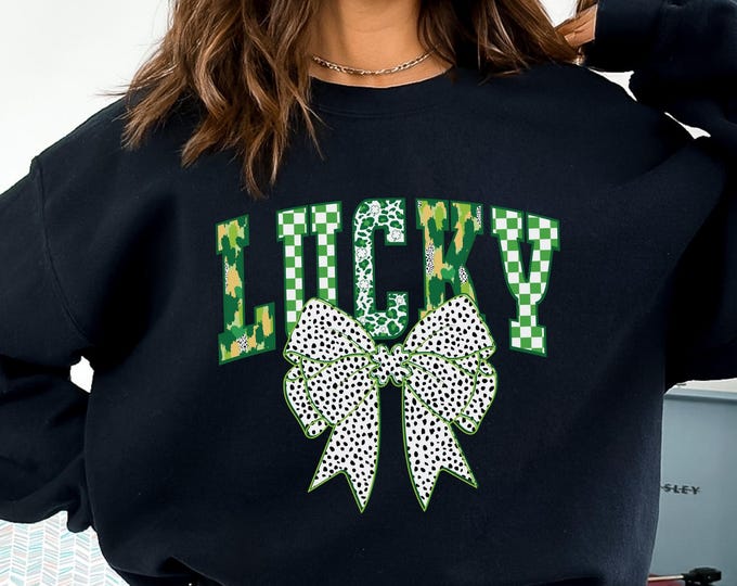 Lucky Sweatshirt,St Patty's Glitter Sweatshirt,Women's Lucky Crewneck Sweatshirt,Women's St Patrick's Day Sweatshirt,Lucky Shirt,Mama gift