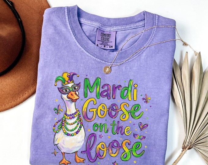 Comfort Colors Mardi Goose On The Loose Shirt, Funny Mardi Goose Tee, Carnival Graphic Top, Mardi Gras Festival Tee, Carnival Goose Sweater
