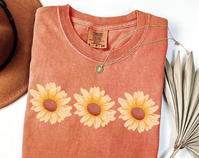 Comfort Colors® Daisy Shirt, Wildflower Shirt, Floral Shirt Gift, Birth Month Flower, Gift For Sister, Summer Shirt, Daisy Women Shirt