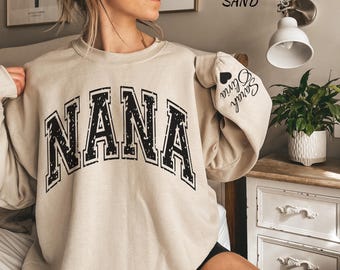 Benutzerdefinierte Nana Shirt Retro Nana T-Shirts Personalisierte Nana Kleidung Coole Nana Outfit Nana Geschenk, Nana Hoodie mit dem Namen Ihrer Enkel auf der Hülle,