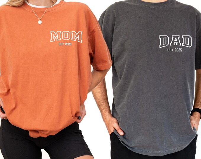 Custom Mom Dad Comfort Colors® T-shirt, Personalized Mama & Dad Pocket Shirt, Pregnancy Announcement Tee, Matching Parents Christmas Gifts