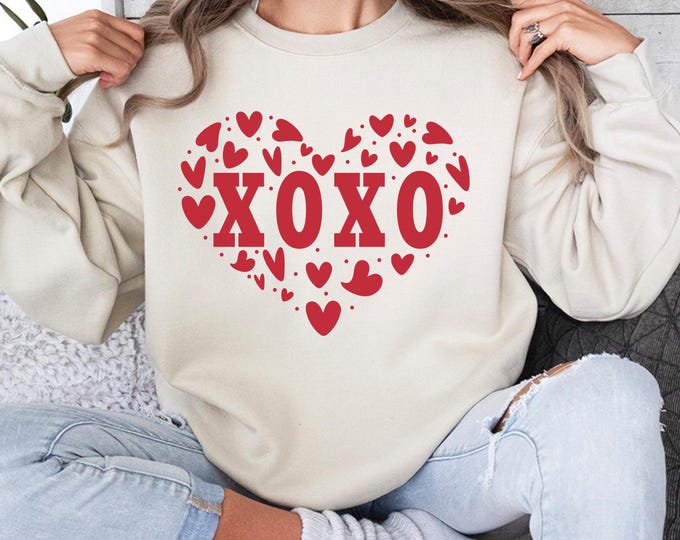 Valentine's Day Heart Sweatshirt, XOXO Valentine Sweater, Retro Valentine Crewneck, Women's Lover Pullover, Pink Valentines Top, Vday Gift
