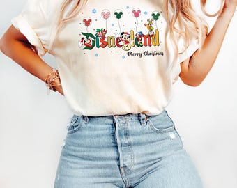 Camiseta navideña de Mickey y sus amigos de Disneyland, camiseta navideña de Disney, camiseta familiar navideña, regalo de Navidad, camiseta navideña de Disneyland