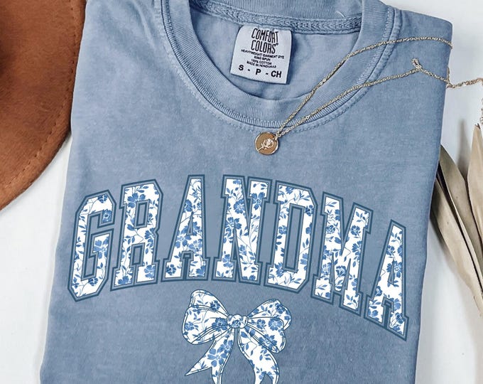Comfort Colors Floral Grandma Shirt, Mothers Day Gift For Grandma, Cute Grandma Shirt, New Grandma Shirt, Grandma Pregnancy Announcment