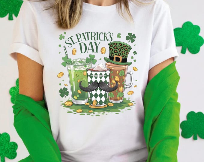St Patrick’s Day Coffee Shirt, Lucky A Latte Shamrock Coffee Cups Tee, Cute Green Drink Graphic Shirt, Funny Irish Coffee T Shirt for Women