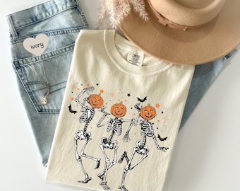 Comfort Colors® Tanzendes Skelett Shirt, Halloween Shirt, Halloween Kostüm, Kürbis Shirt, Retro Halloween Shirt