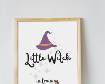 Pequeña bruja en entrenamiento: descarga digital instantánea, arte de pared para guardería, regalo para baby shower, decoración imprimible, 5 tamaños