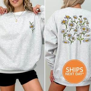Daisy Crewneck Sweatshirt, Floral Hoodie, Cozy Minimalist Flower Pullover, Vintage Daisy Gift, Athleisure Bloom Hoodie