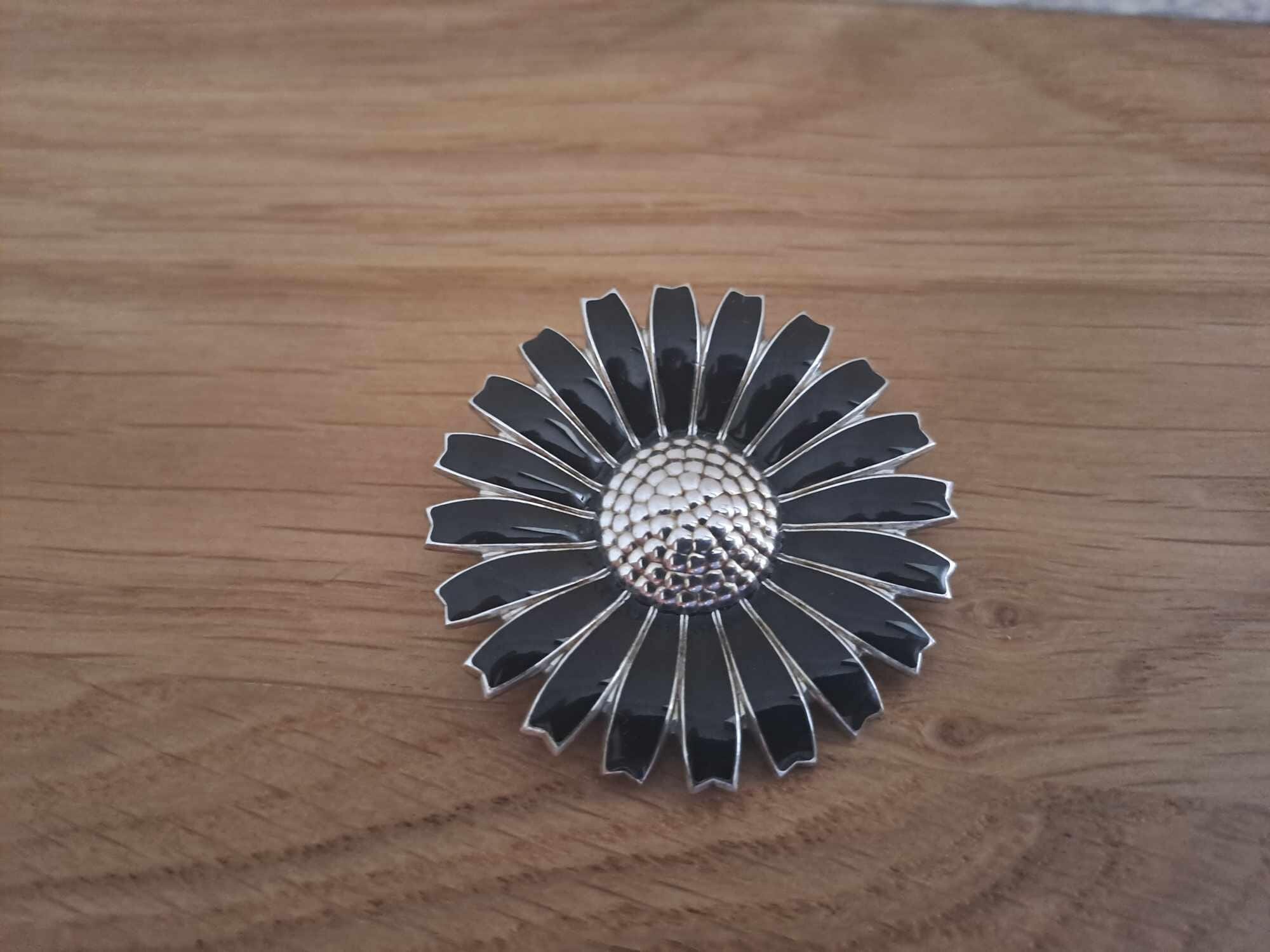 DISCOUNT! GEORG JENSEN Black Enamel Daisy Brooch: Sterling Silver  display picture 1
