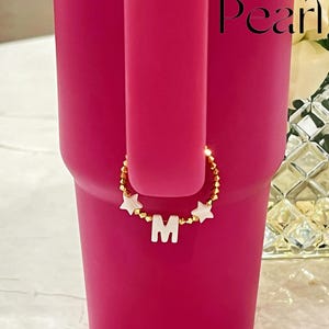 Personalisierte Stanley Cup Griff Charme | Luxus-Gold-Kristallperlen-Accessoire mit Perlmutt-Buchstaben- und Sternanhängern