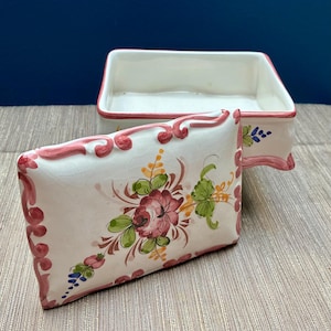 Vintage MCM French Faïence Porcelain Artisan Trinket Box – Hand-Painted in a Moustiers-style Provençal Floral, Rustic French Country Décor