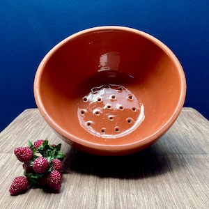 Vintage Franse terracotta aardbei-bes zeefkom Franse landelijke keukendecoratie