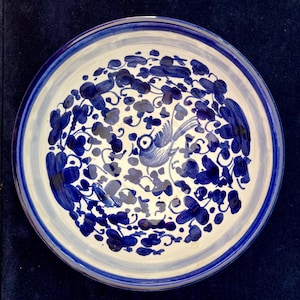 Authentic Deruta HandPainted Italian Majolica Pottery Bowl with a Vibrant Cobalt Blue Bird in the Renaissance ‘Orvieto Blue Arabesco’ Motif