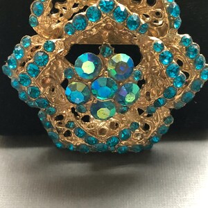 Vintage Blue Aurora Borealis Rhinestone Gold-Tone Filigree Pin Brooch - Stunning Sparkle!