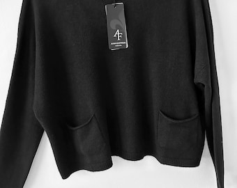 Made in Italy Alpini knitwear regular relaxed fit black soft quirky slouch 2 pocket Jumper Sweater Top one size 8-14