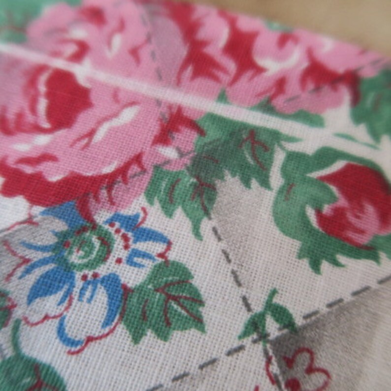 1930s floral print cotton, feedsack, ROSE trellis fabric , large amount image 3
