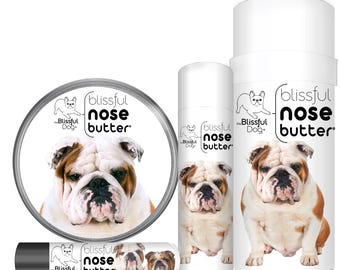 Masło do nosa Bulldog Nose Butter®, ręcznie robione w Minnesocie przy użyciu całkowicie naturalnego balsamu do suchych lub chrupiących nosów psów, puszki i tubki z etykietą Bulldog