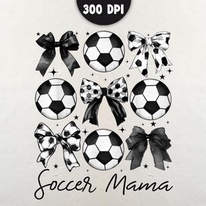 Puede incluir: Ilustraci&oacute;n en blanco y negro de balones de f&uacute;tbol y lazos con el texto "Soccer Mama".