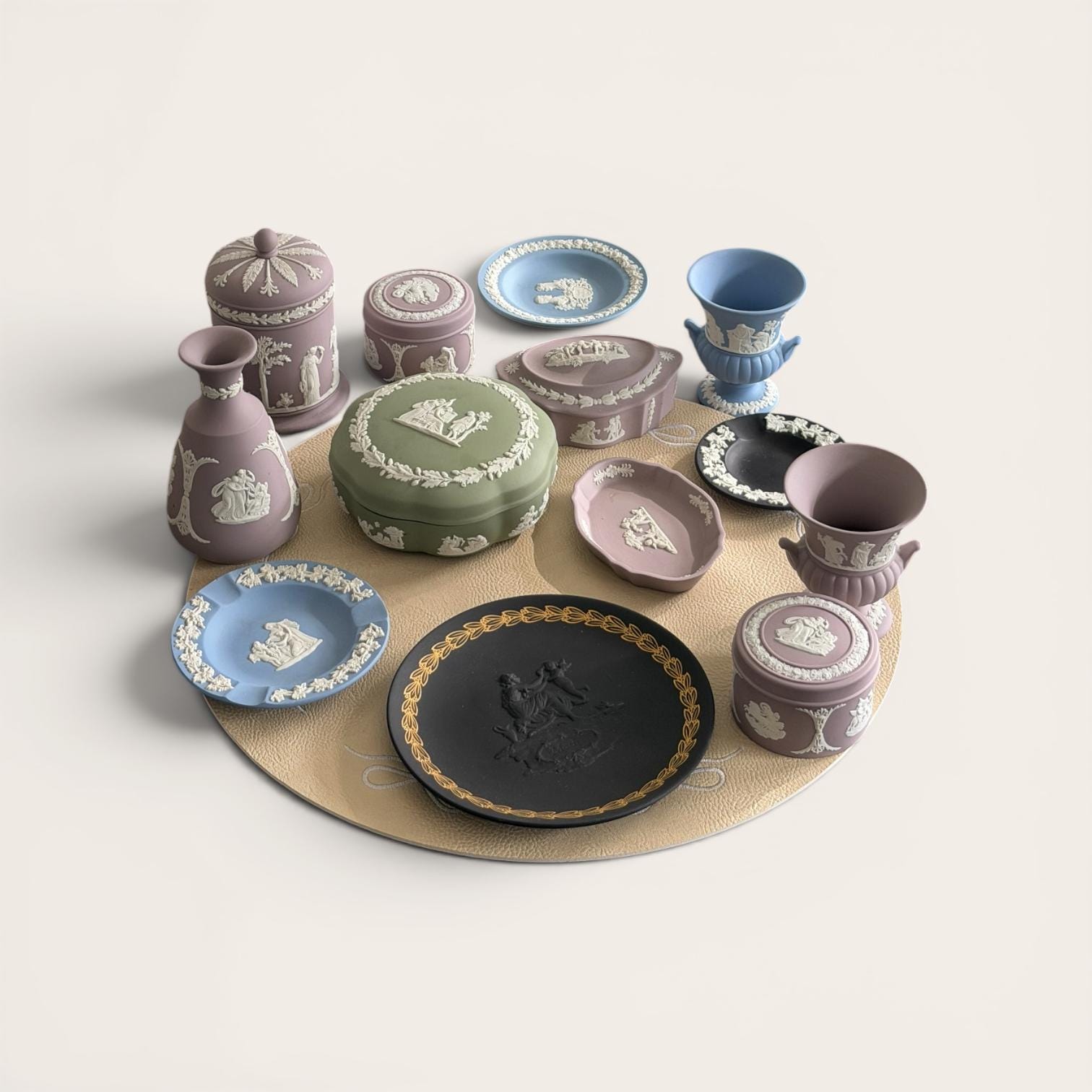 Wedgwood pottery - Etsy 日本