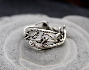 Fairy Vine Branch Elvin Ring Delight, branch band twig rings, vine ring, leaf ring, organic band, twig engagement, forest ring,