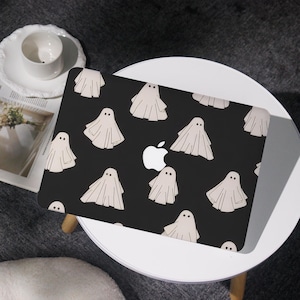 Cute Ghostly Pattern Cover Case For MacBook Air 11/13/15,MacBook Pro 13/14/15/16, MacBook 12&#39; A2338, A2681, A2337, for Apple Laptop 2025