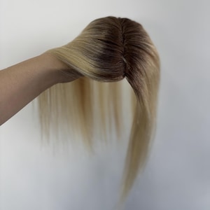 7 x 9 cm 通気性のあるベーシックなブラックオンブレブロンドヘアトッパー、女性の抜け毛に最適、クリップオンヘアアクセサリー、ヘアバング