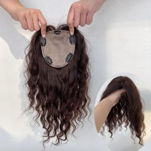 Topper in veri capelli umani ricci naturali - Base in seta piena, marrone e nero (4,7x5,1 pollici)
