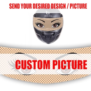 Puede incluir: Un casco de moto negro con un diseño personalizado que presenta un par de ojos con pestañas y un patrón de lunares. El texto "CUSTOM PICTURE" se muestra en el casco.