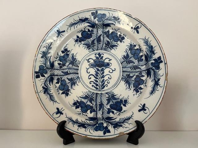 希少なアンティークデルフト皿（17世紀（1650年）、全面に刻印あり