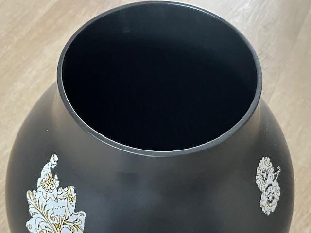 XXLサイズのIKEA花瓶、デザイナー：ヘラ・ヨンゲリウス、底にマーク