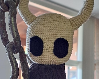Hollow Knight Amigurumi: Handgjord virkad plyschleksak
