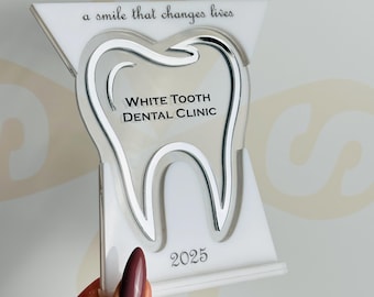 Gepersonaliseerde tandartsprijs, UV-geprinte acryl trofee plaquette, zilveren spiegelomtrek, inrichting tandartspraktijk, tandontwerp, pensioencadeau