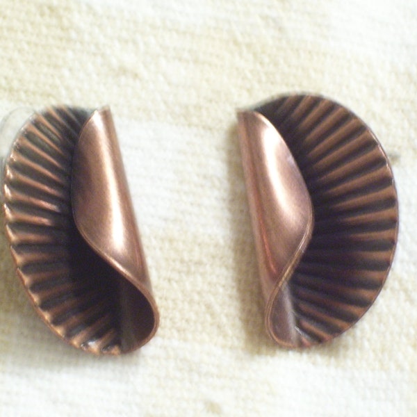Vintage Copper Curled Ridged Modernist Pierced Earrings
