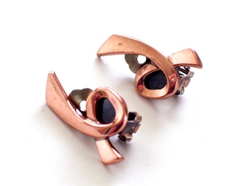 Vintage RENOIR Copper DEVOTION Earrings, Renoir Clip Earrings, Copper Ribbon Earrings, Renoir Jewelry, MCM Copper