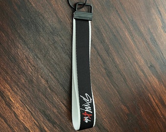 K-pop Light Stick Wristlet Lanyard - Stray Kids- White/ Black - Double