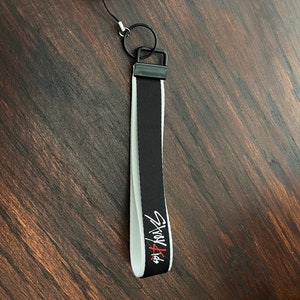 K-pop Light Stick Wristlet Lanyard - Stray Kids- White/ Black - Double