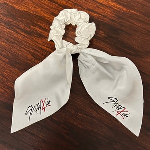 K-Pop short White Hair Scrunchie - Stray Kids