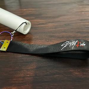 K-pop Light Stick Wristlet Lanyard - Stray Kids- Black/Single