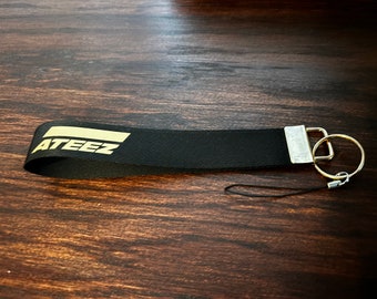 K-pop Light Stick Wristlet Lanyard - Ateez- Black/Single