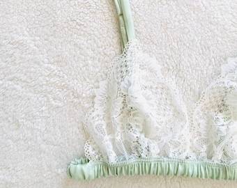 Sujetador satinado sedoso verde pistacho/estilo WAKABA (hecho a pedido)