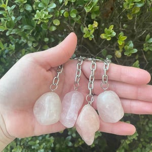 Rose Quartz Crystal Keychain- Rose Quartz Keychain- Rose Quartz Stone Keychain- Rose Quartz Keyring, Tumbled Rose Quartz Keychain