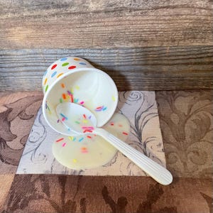 Fake Melting Ice Cream Paper Cup with Spoon: Photo Prop Staging