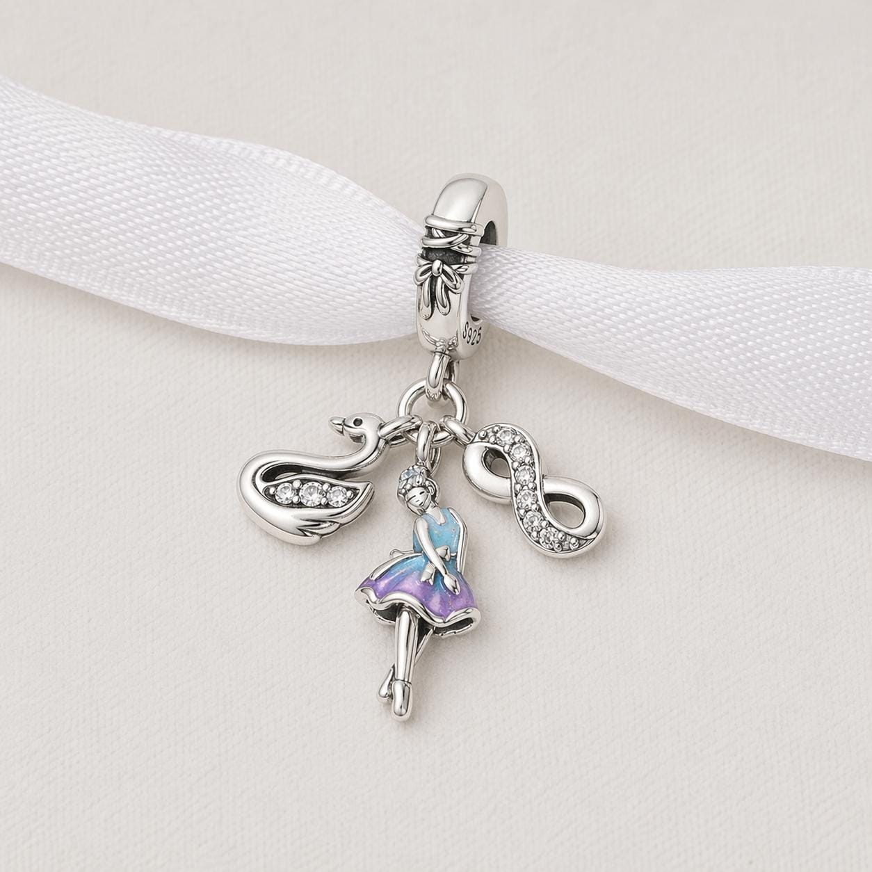 白鳥の湖のバレリーナのチャーム（パンドラのチャームブレスレットに