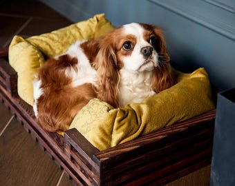 Stor rustik hundbädd, husdjursbädd i trä, bekväm hundbädd, säng i träram, sovplats för katt, hundpresenter, present till hundälskare