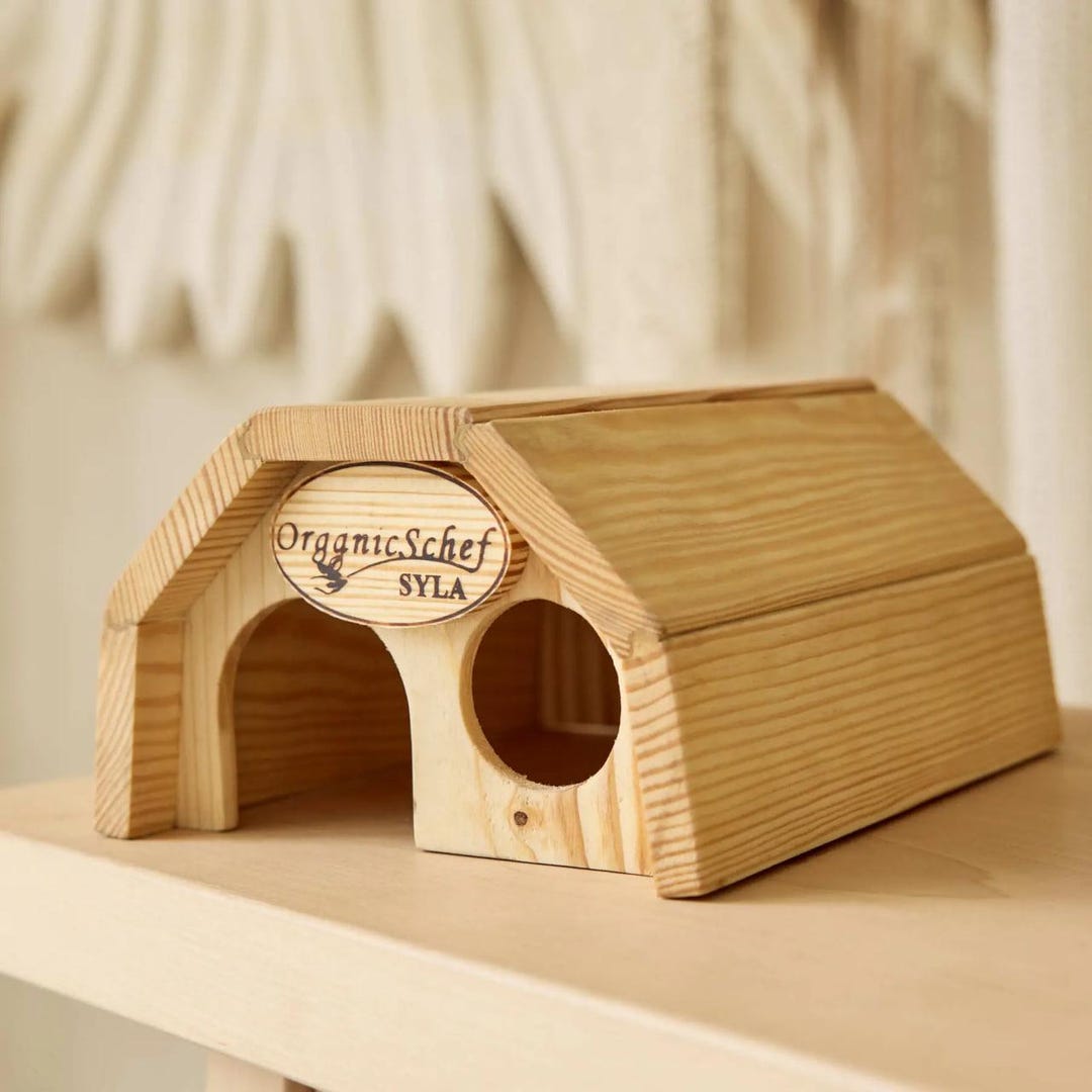 Small Wooden House for a Hamster, Chinchilla Habitat, Chinchilla House ...