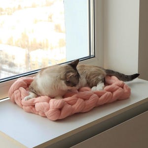 Handmade soft cat bed, crochet cat bed, colorful cat bed, modern cat furniture, eco-friendly cat bed, merino wool cat bed, cat lover gift