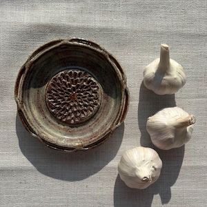 Ceramic Garlic Grater in Sand