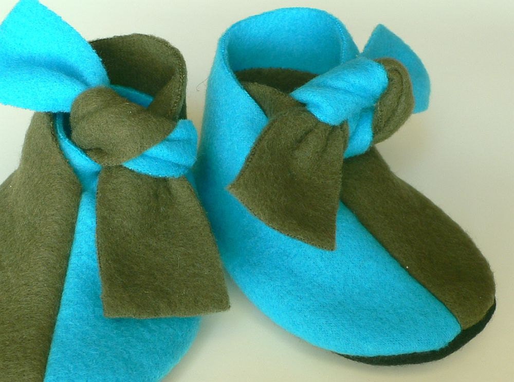 Baby Booties Pattern Super Easy Sewing Tutorial in English and Spanish