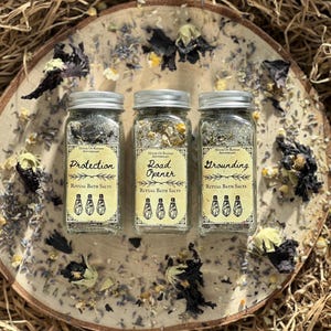 • Zauberhaftes Badesalz • Ritual-Badesalz • Natürliches Badesalz • Hexen Geschenke • Zauberhaftes Badesalz • Aromatherapie • Kräuter-Badesalz • Wicca