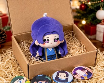 Jinshi/Maomao - Conjunto de Presente Diários do Boticário, Pelúcia de 10 cm, Broches, Boneca Chibi